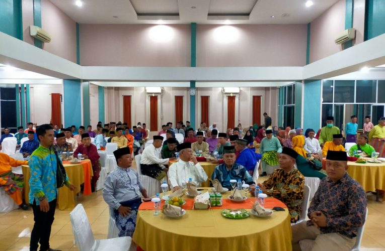 Disambut Iringan Kompang Ribuan Masyarakat Hadiri Halal Bi Halal Syamaurizal di Kabupaten Kepulauan Meranti