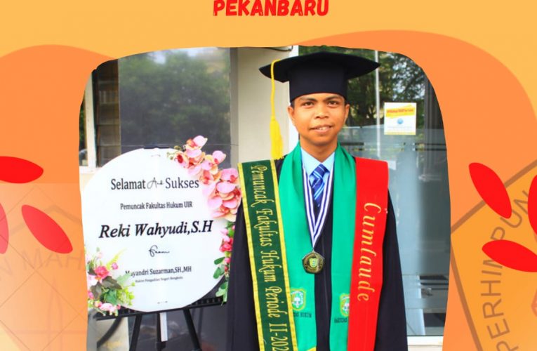 Reki Wahyudi Salah Satu Wisudawan Universitas Islam Riau Raih Lulusan Terbaik Fakultas Hukum UIR