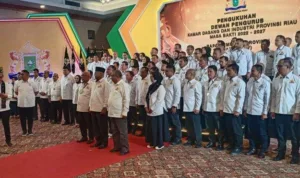 Ketum Kadin Indonesia Arsjad Rasjid PM Lantik Ketua Kadin Provinsi Riau Masa Bakti 2022-2027